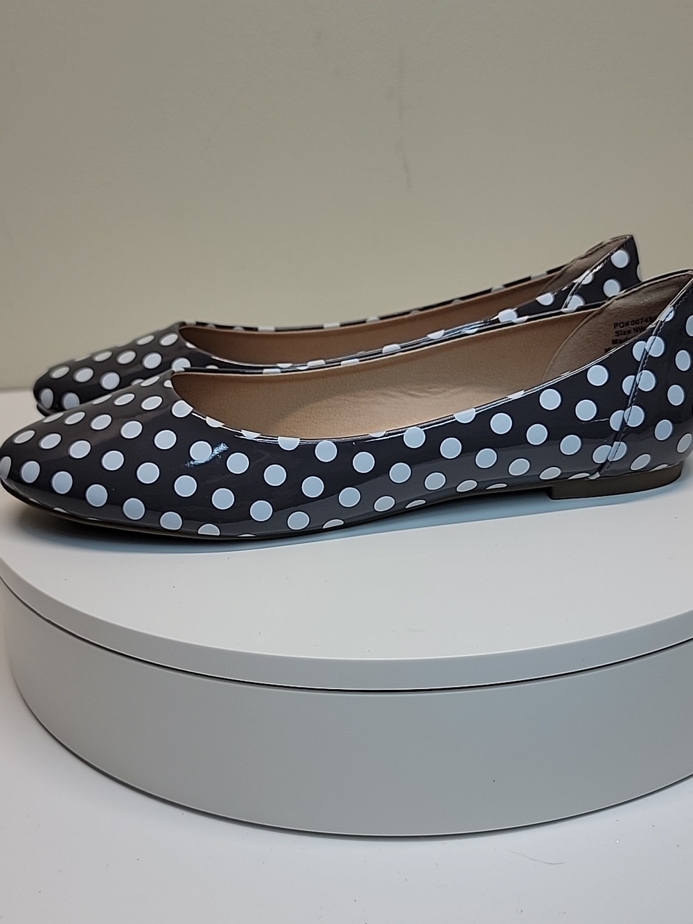 Journee Collection Gray Polka Dot Ballet Flats NEW - Picture 6 of 11